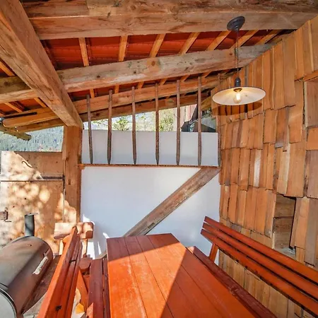 In With Mountain Views *