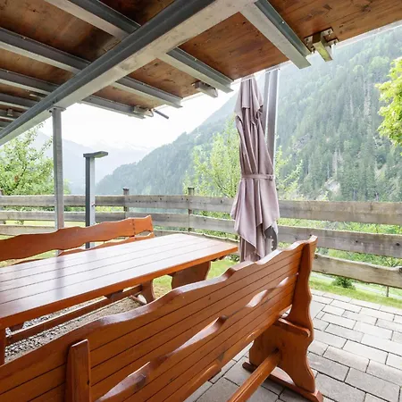 In With Mountain Views Apartment