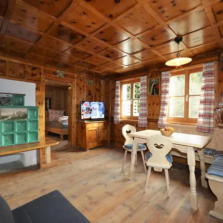 In With Mountain Views Apartament