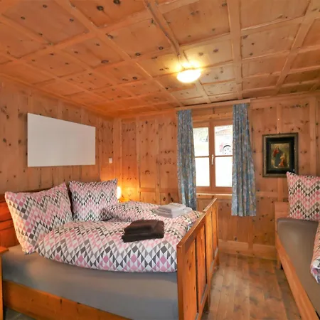 In With Mountain Views Daire *