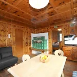 公寓 In With Mountain Views